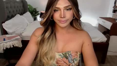 Snapshot of jesie_hot69 chatting on 01-21-25, 05:30 jesie_hot69 online show from 01-21-25, 05:30