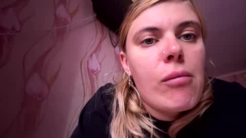 Snapshot of jeslynomert chatting on 10-11-25, 12:47 JeslyNomert online show from 10-11-25, 12:47
