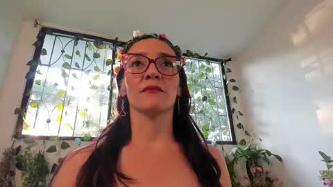 Snapshot of jess1ca_herrera chatting on 11-01-25, 10:01 jessica herreraToday I will be your devil and you my victim online show from 11-01-25, 10:01