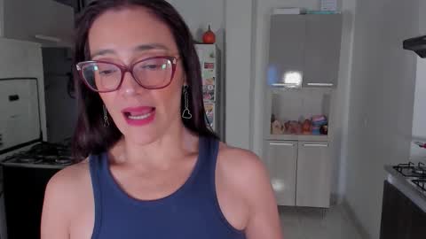 Snapshot of jess1ca_herrera chatting on 11-17-25, 10:37 jessica herreraToday I will be your devil and you my victim online show from 11-17-25, 10:37