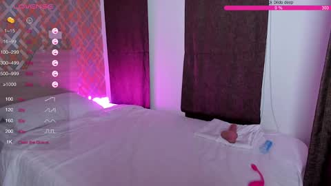 Snapshot of jess_li chatting on 12-09-24, 02:39 SakuraMio online show from 12-09-24, 02:39
