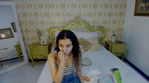 Snapshot of jessb_ chatting on 11-04-25, 07:13 jessb_ online show from 11-04-25, 07:13