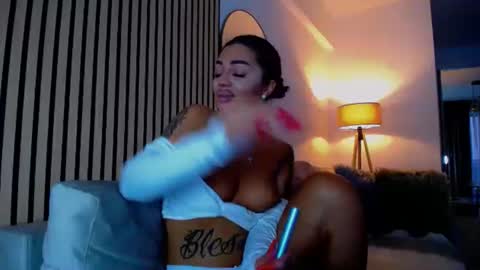 Jess online show from 10-06-25, 05:27