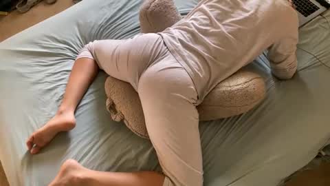 Snapshot of jessesbubble chatting on 10-07-25, 04:26 Jesse online show from 10-07-25, 04:26