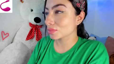 Snapshot of jessica_davis1 chatting on 02-19-25, 05:05 JESS online show from 02-19-25, 05:05