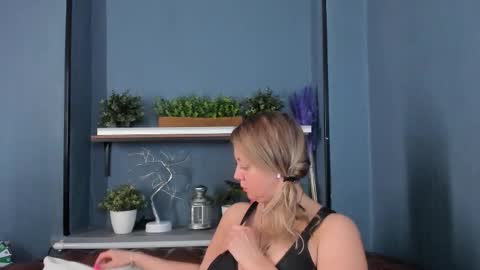 Jessica online show from 11-12-25, 01:33