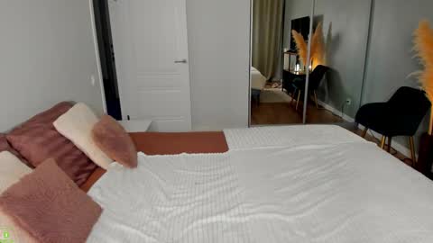 Jessica online show from 11-25-25, 07:19