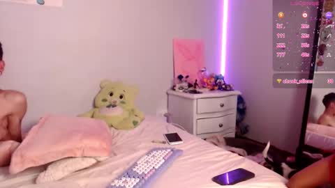 Snapshot of jessica_n_rogger chatting on 12-03-25, 10:52 Jess And Rogger independents online show from 12-03-25, 10:52