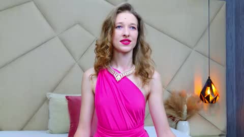 Snapshot of jessicagibson chatting on 02-08-26, 10:02 Jessica online show from 02-08-26, 10:02