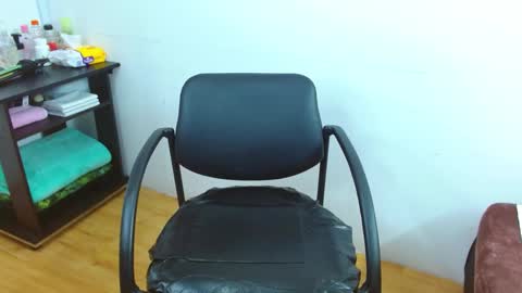 Snapshot of jessicarabbit4 chatting on 02-08-25, 02:15 jessicarabbit4 online show from 02-08-25, 02:15