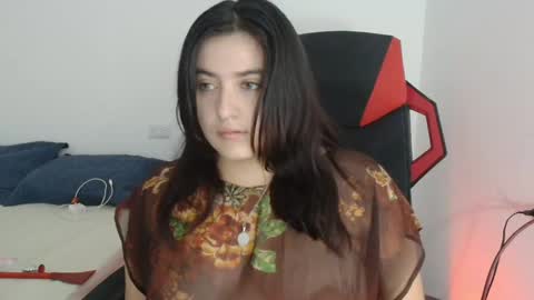 jessicared18 online show from 09-19-25, 01:56