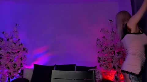Gloria   online show from 12-26-24, 10:52