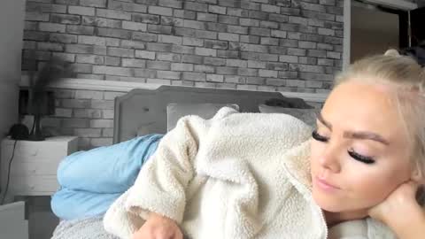 Snapshot of jessiebella0210_ chatting on 11-03-25, 03:13 jessiebella0210_ online show from 11-03-25, 03:13