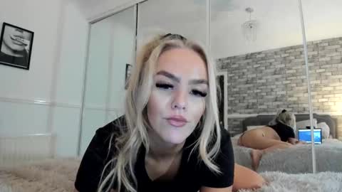 jessiebella0210_ online show from 02-02-26, 08:40