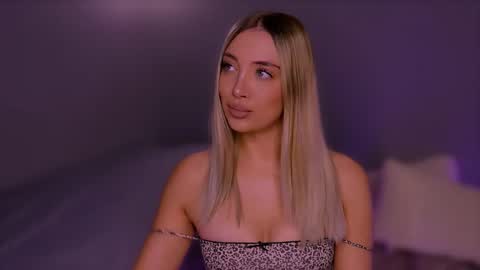 jessiellle online show from 10-14-25, 06:03