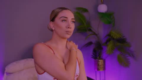 jessiellle online show from 11-06-25, 09:15