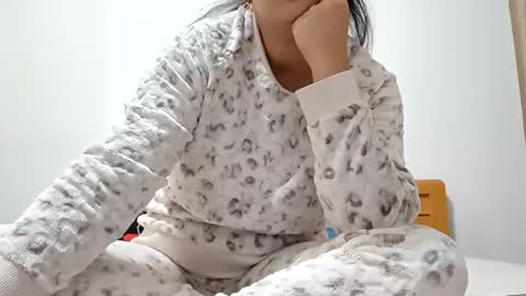 Snapshot of jessiestar31 chatting on 11-25-25, 05:29 jessiestar31 online show from 11-25-25, 05:29