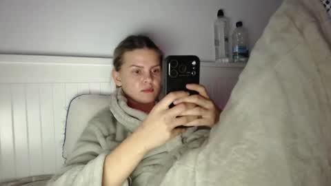 jessieryan online show from 10-21-25, 04:19