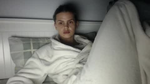 jessieryan online show from 11-21-25, 03:11