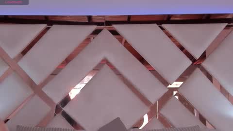 JESSICA STONNE online show from 01-10-26, 07:15