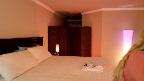 Snapshot of jessryan chatting on 11-18-25, 01:22 Jess Ryan online show from 11-18-25, 01:22