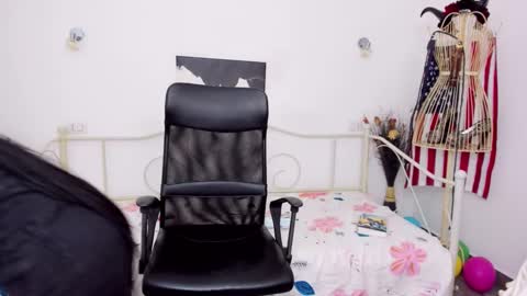 Jessy online show from 01-19-25, 04:57