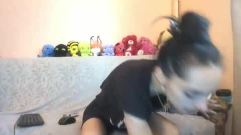 Snapshot of jessystarrr chatting on 10-19-25, 06:58 Jessy online show from 10-19-25, 06:58