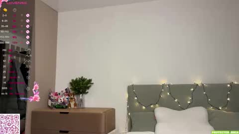 Mona online show from 12-15-25, 02:43