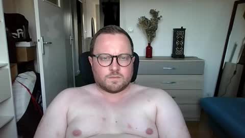 jeuneloup92 online show from 09-08-25, 05:56