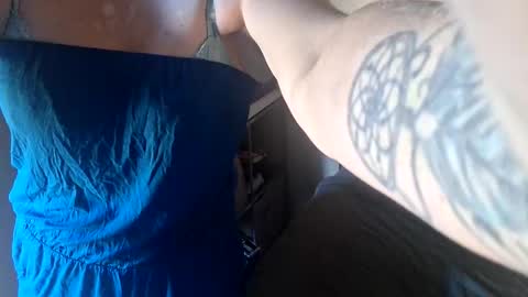 Snapshot of jeweliam chatting on 10-16-25, 08:43 Jewelz online show from 10-16-25, 08:43
