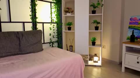 Gwen online show from 03-04-26, 08:15