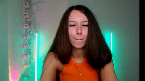 Snapshot of jewelrosse chatting on 10-15-25, 11:38 Jewel online show from 10-15-25, 11:38