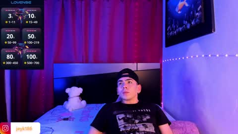 Snapshot of jey_keler chatting on 02-05-25, 08:00 jey keler online show from 02-05-25, 08:00