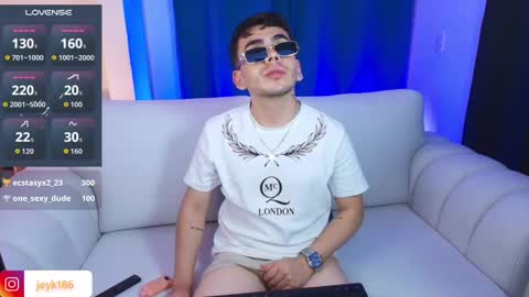 Snapshot of jey_keler chatting on 10-29-25, 09:44 jey keler online show from 10-29-25, 09:44