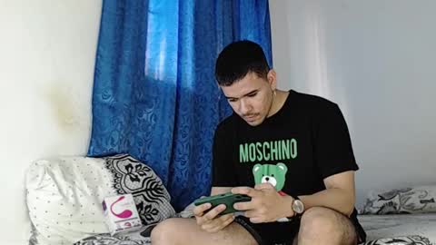 Juan David online show from 12-27-24, 01:39