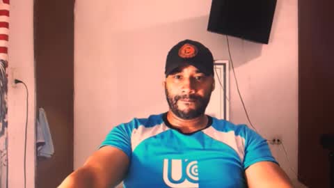 En moreno online show from 12-21-25, 01:07