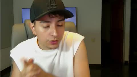 Jhoan Saenz online show from 10-08-25, 01:36