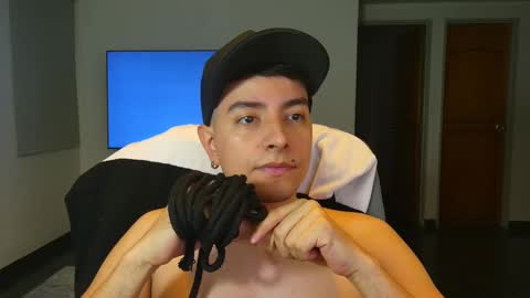 Jhoan Saenz online show from 10-15-25, 02:44