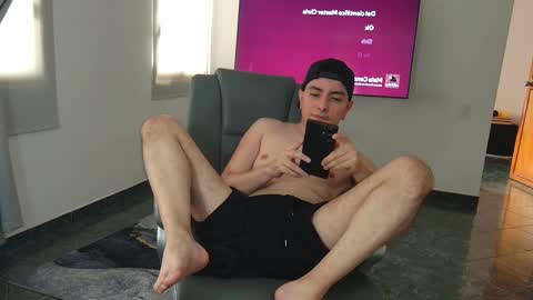 Jhoan Saenz online show from 10-17-25, 06:43