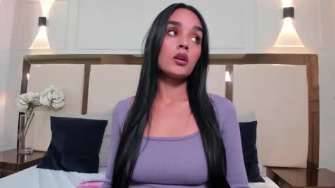 Jhoana  online show from 10-20-25, 06:41