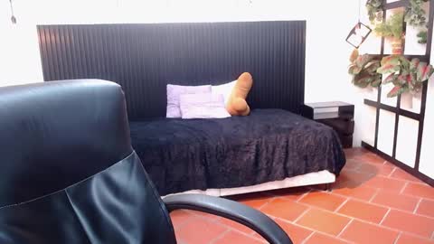 Snapshot of jhoellx chatting on 11-07-25, 10:10 Jhoel online show from 11-07-25, 10:10