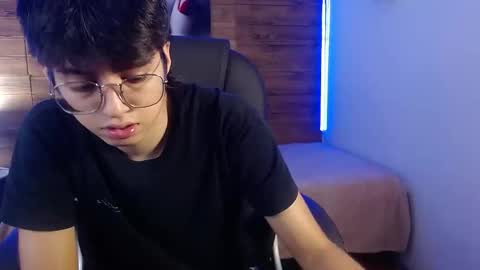 Snapshot of jhoellx chatting on 11-11-25, 07:58 Jhoel online show from 11-11-25, 07:58