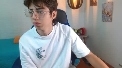 Snapshot of jhoellx chatting on 11-23-25, 12:49 Jhoel online show from 11-23-25, 12:49