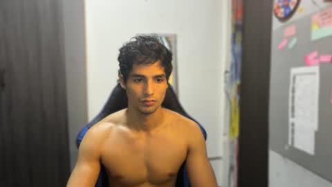 jhon online show from 11-23-25, 05:02