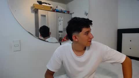 Snapshot of jhon_and_nicolle chatting on 12-04-25, 05:50 Jhon and nicolle online show from 12-04-25, 05:50