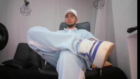 jhon_malo online show from 02-04-25, 03:22