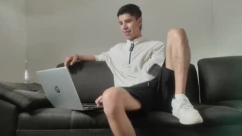 Snapshot of jhongrey2 chatting on 12-11-24, 03:58 jhon online show from 12-11-24, 03:58