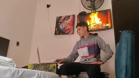 Snapshot of jhongrey2 chatting on 01-04-25, 03:07 jhon online show from 01-04-25, 03:07