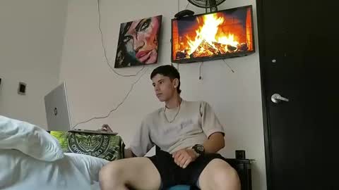Snapshot of jhongrey2 chatting on 01-07-25, 06:56 jhon online show from 01-07-25, 06:56