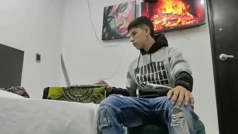 Snapshot of jhongrey2 chatting on 01-19-25, 02:57 jhon online show from 01-19-25, 02:57